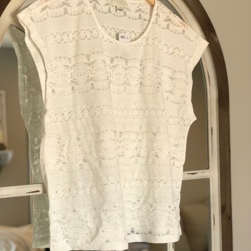 Brand new crop tee